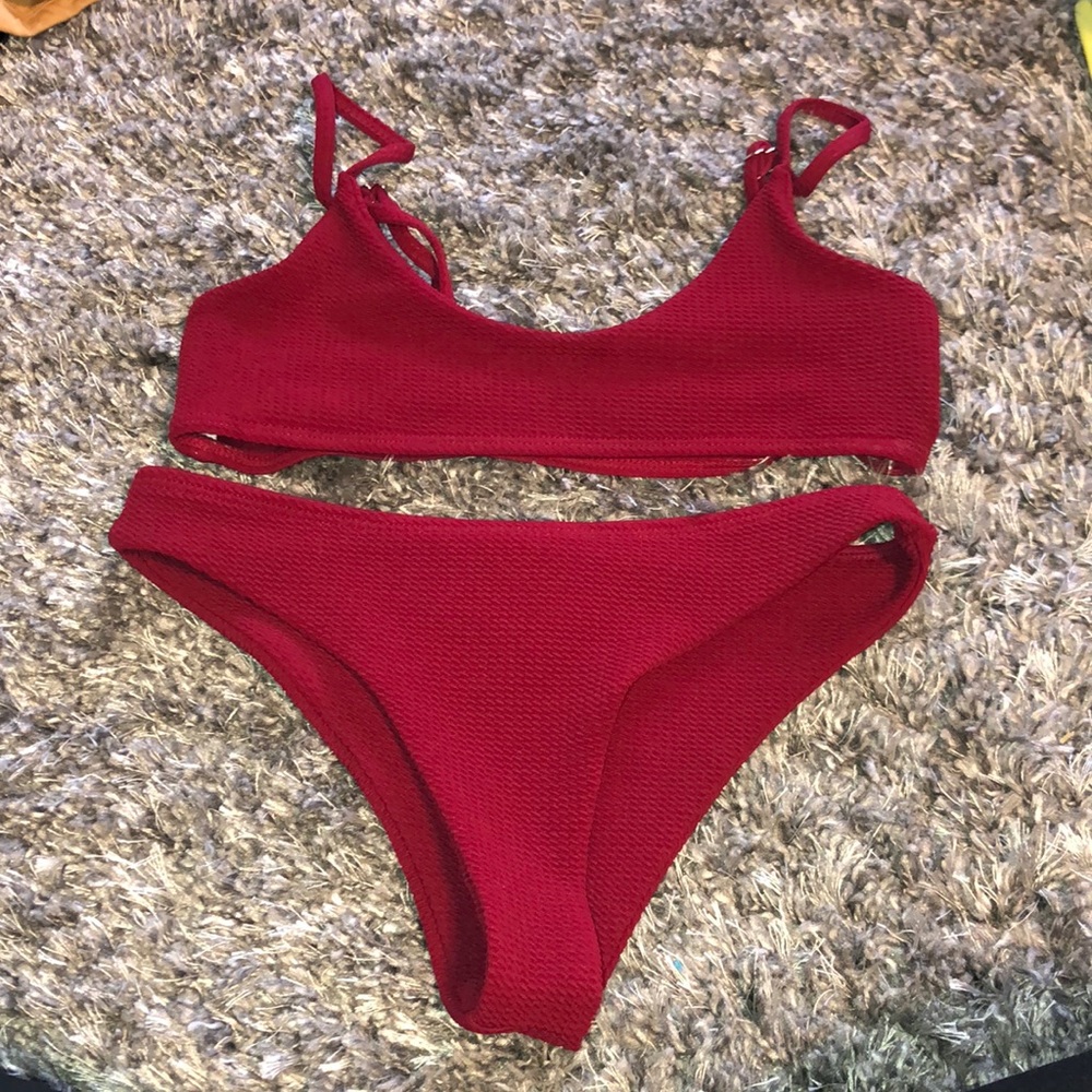Red cheeky bikini♥️